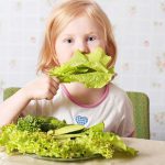 آیا رژیم گیاهخواری برای کودکان مفید است؟
