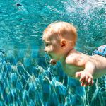 فواید شنای نوزاد چیست؟