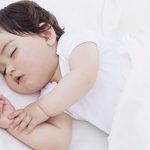 ۷ راه برای تقویت هورمون خواب کودک نوپا
