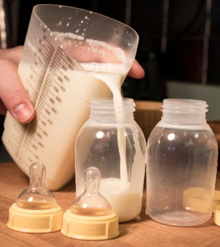 آیا می شود شیر خشک را با شیر مادر مخلوط کرد, ترکیب شیر خشک با شیر مادر,ترکیب شیر خشک با شیر مادر